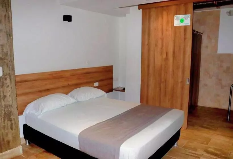 هتل Carriqui Underground