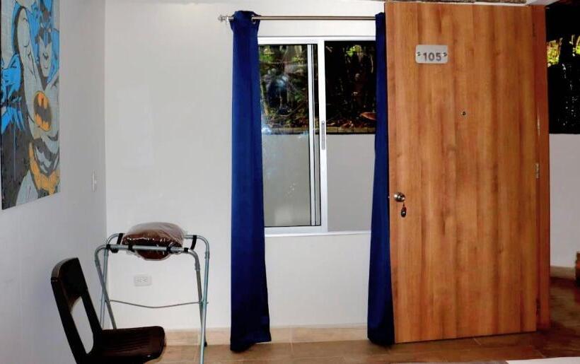 هتل Carriqui Underground