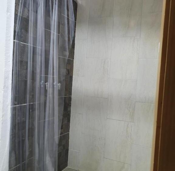 هتل Carriqui Underground