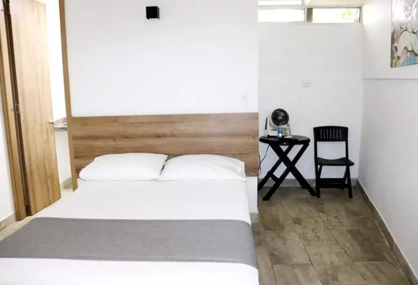 هتل Carriqui Underground