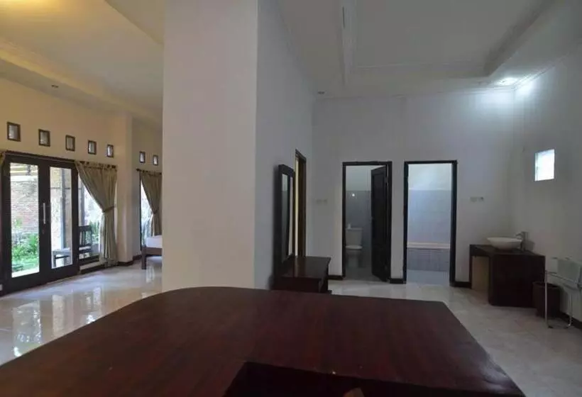 ホテル Puri Itoma Bungalows