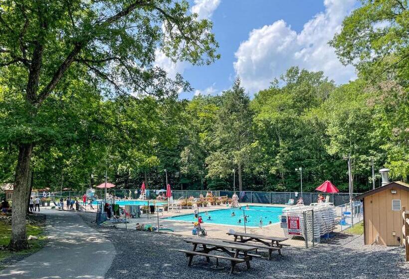 Modern 5br, Kid Friendly Home In Poconos With Pool Table