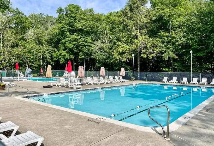 Modern 5br, Kid Friendly Home In Poconos With Pool Table