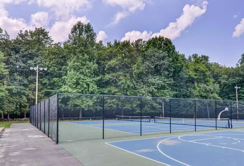 Modern 5br, Kid Friendly Home In Poconos With Pool Table