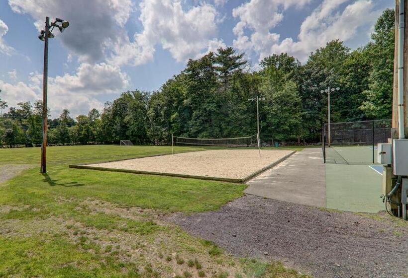 Modern 5br, Kid Friendly Home In Poconos With Pool Table