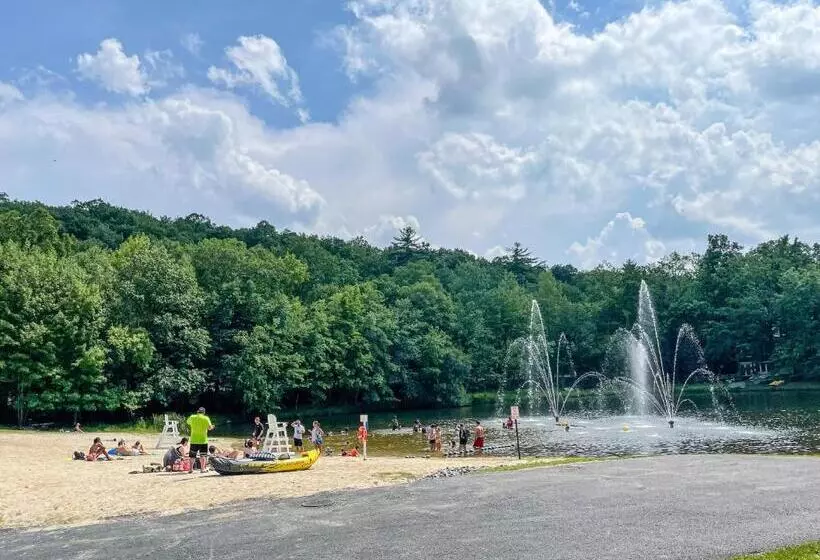 Modern 5br, Kid Friendly Home In Poconos With Pool Table