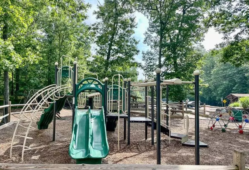 Modern 5br, Kid Friendly Home In Poconos With Pool Table