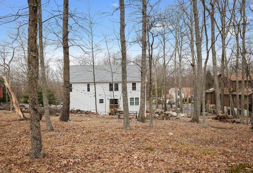 Modern 5br, Kid Friendly Home In Poconos With Pool Table