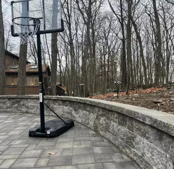 Modern 5br, Kid Friendly Home In Poconos With Pool Table