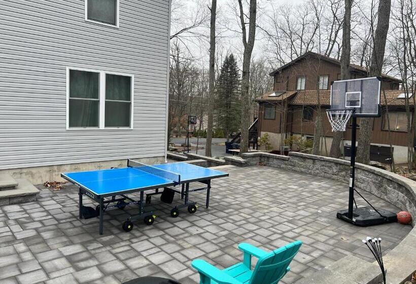 Modern 5br, Kid Friendly Home In Poconos With Pool Table