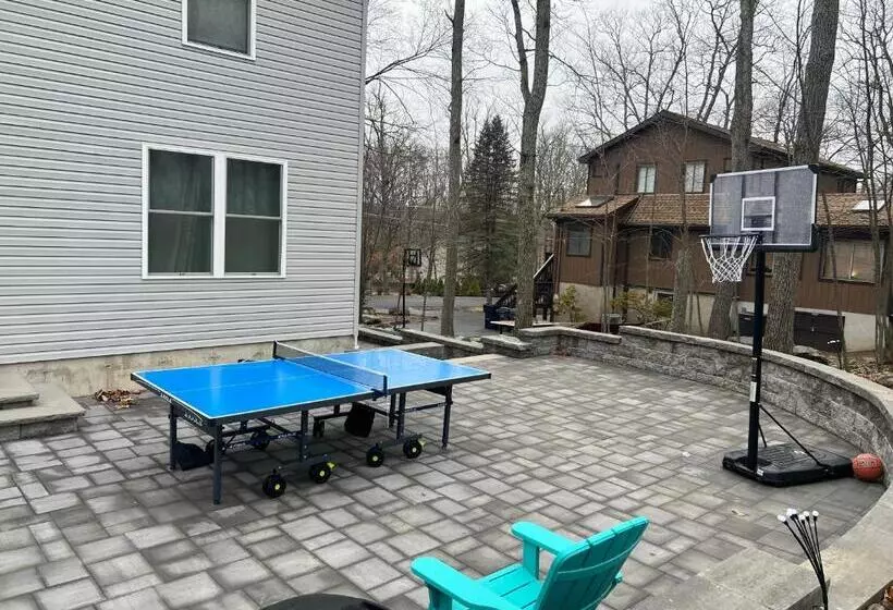 Modern 5br, Kid Friendly Home In Poconos With Pool Table