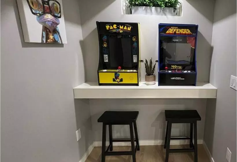 Modern 5br, Kid Friendly Home In Poconos With Pool Table