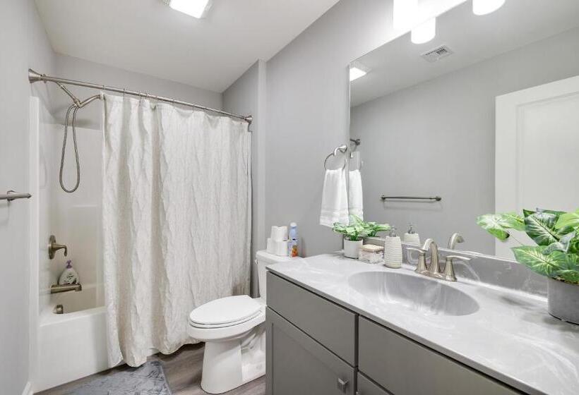 Modern 5br, Kid Friendly Home In Poconos With Pool Table