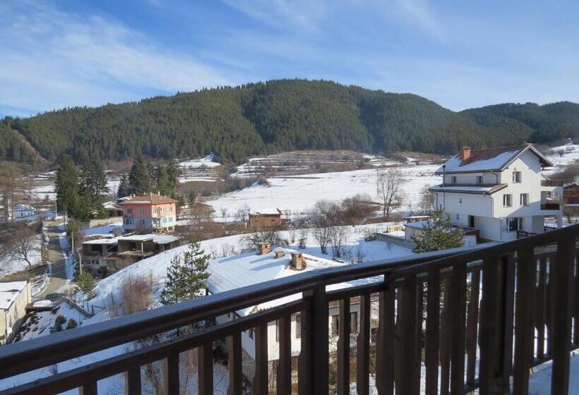 Panoramic Apartment 301 In Eagle Rock Complex