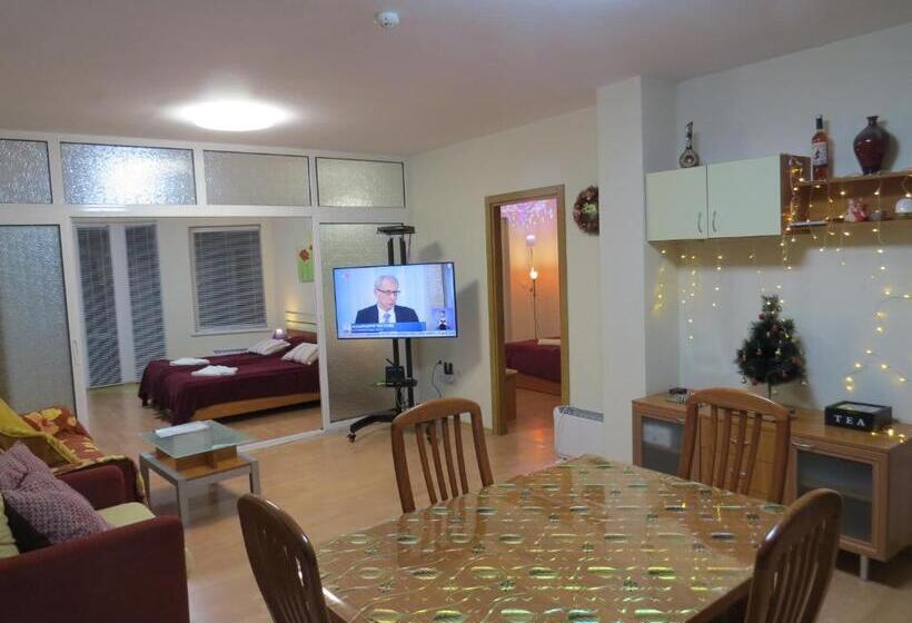 Panoramic Apartment 301 In Eagle Rock Complex