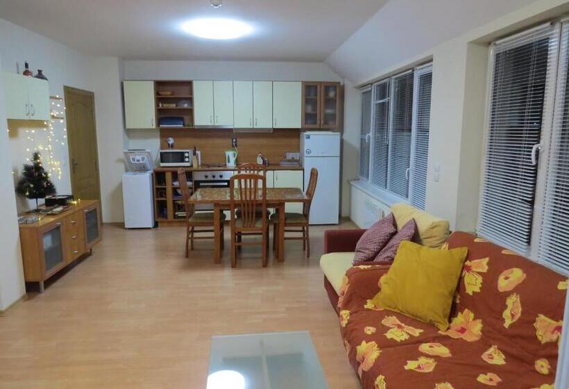 Panoramic Apartment 301 In Eagle Rock Complex