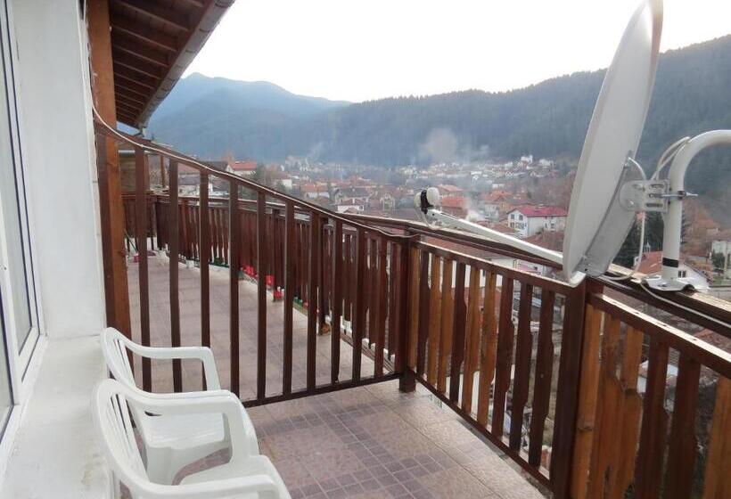 Panoramic Apartment 301 In Eagle Rock Complex