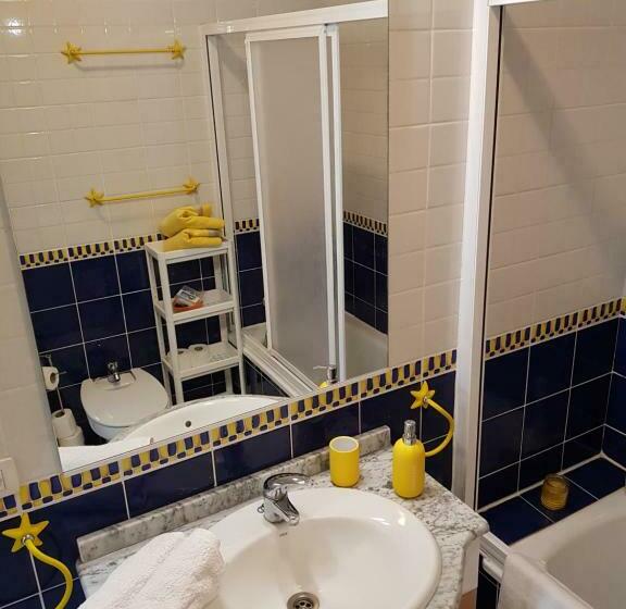 پانسیون Poppies Living 100m Ocean!