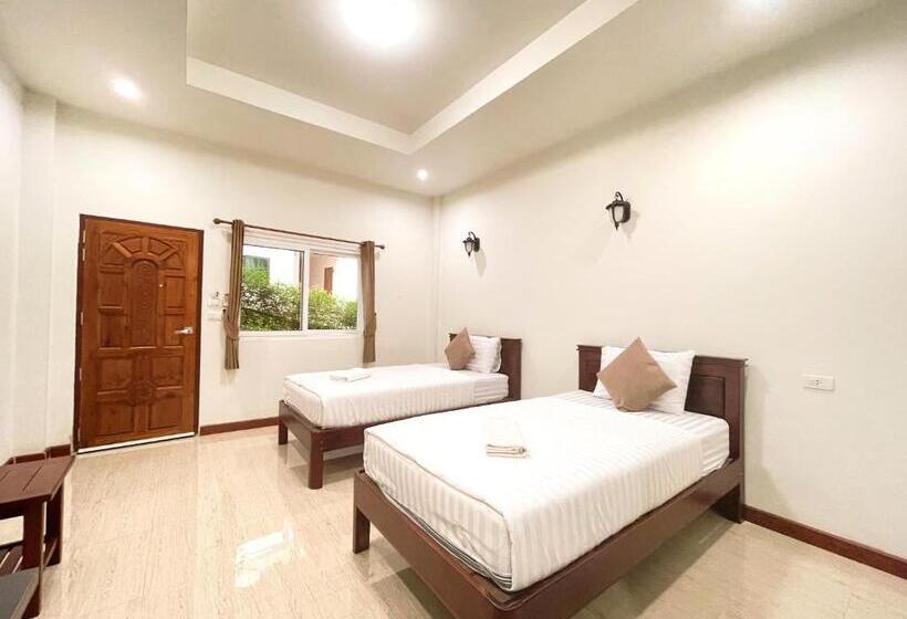 Resort จันทร์วารีรีสอร์ท