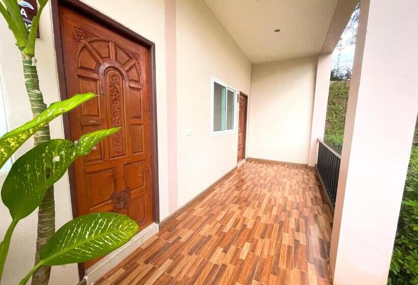 Resort จันทร์วารีรีสอร์ท