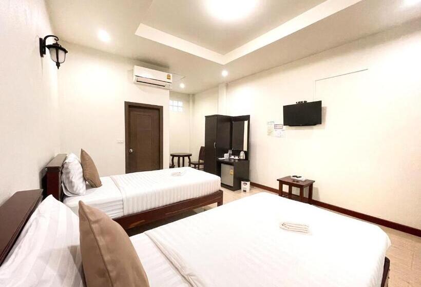 Resort จันทร์วารีรีสอร์ท