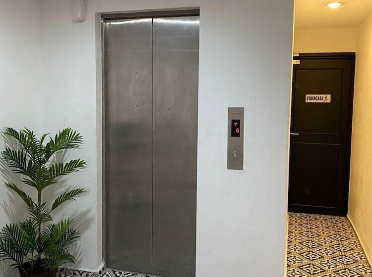 הוסטל Georgetown Inn By Sky Hive