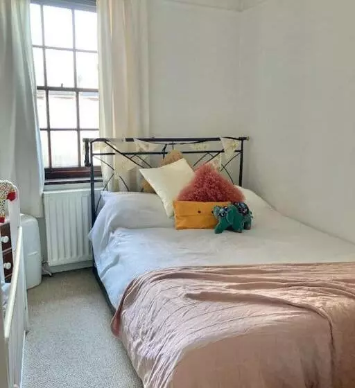 Charming Cottage, Central Taunton