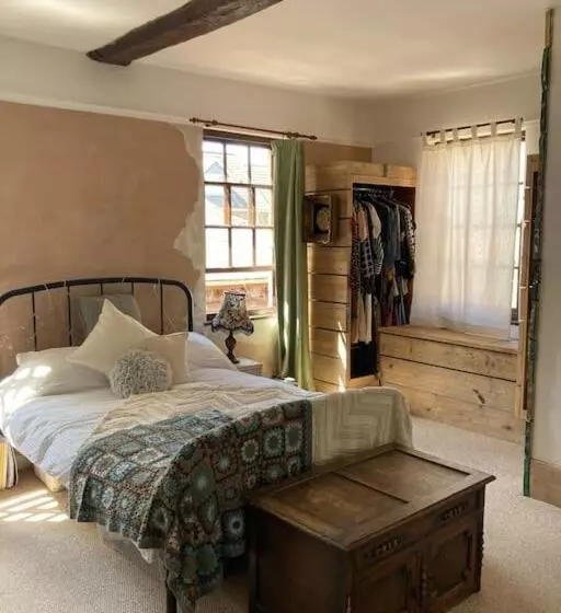 Charming Cottage, Central Taunton