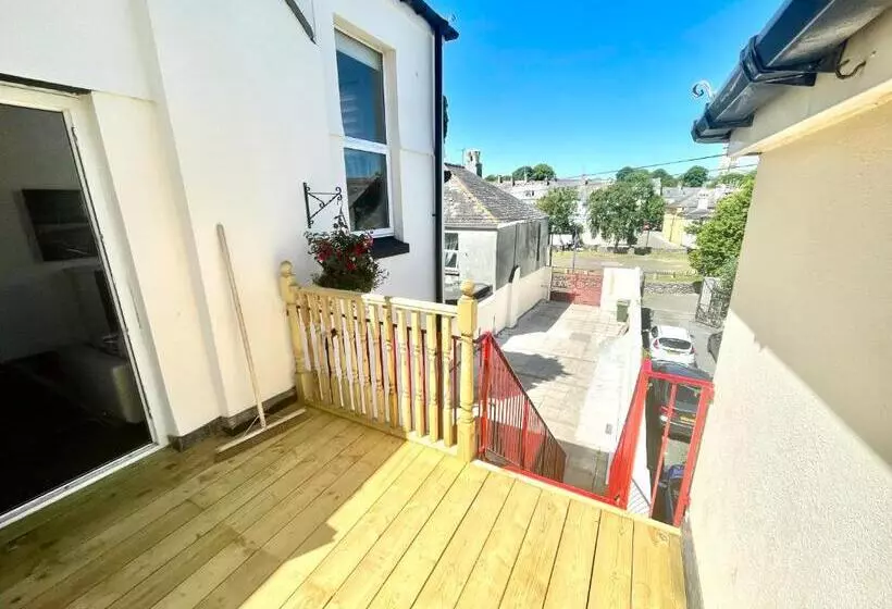 Executive Apartments, Nr City Centre With Private Parking