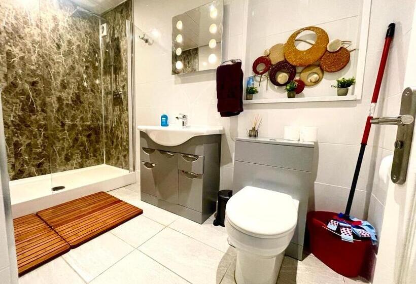 Executive Apartments, Nr City Centre With Private Parking