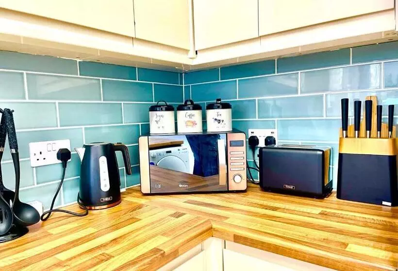 Executive Apartments, Nr City Centre With Private Parking