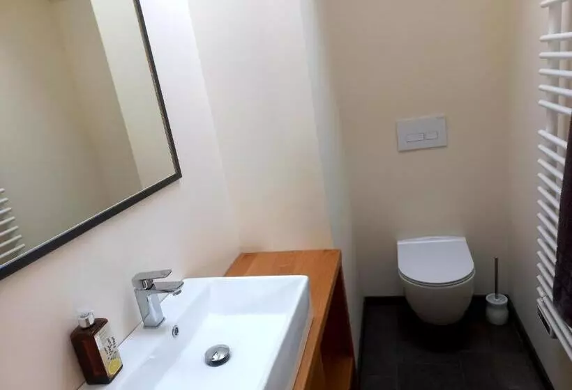 Holiday Home Lukc With Free Parking