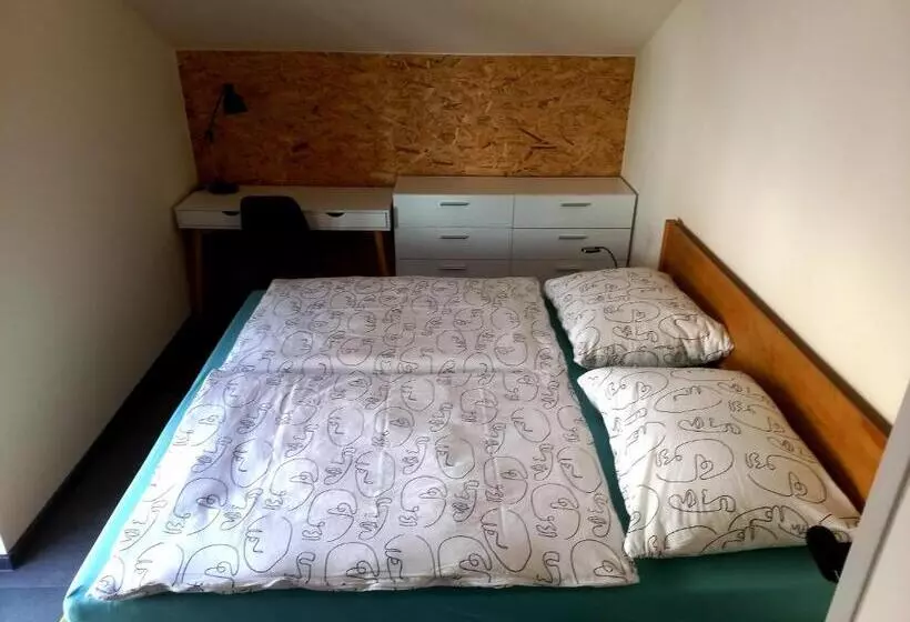 Holiday Home Lukc With Free Parking
