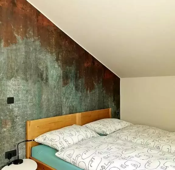 Holiday Home Lukc With Free Parking