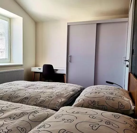 Holiday Home Lukc With Free Parking