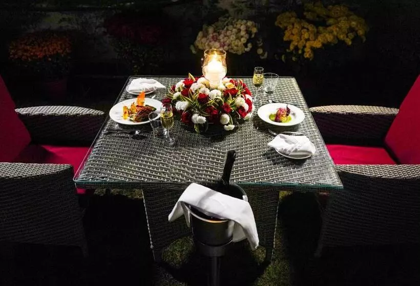 Hotelli Country Inn Tarika Riverside Resort Jim Corbett