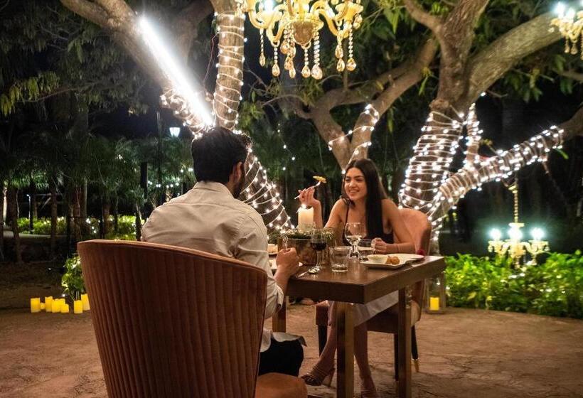 בית מלון כפרי Country Inn Tarika Riverside Resort Jim Corbett