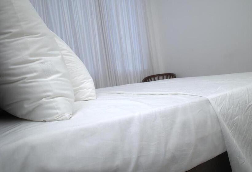 Hotel Twenty  Two Dazzle Bay