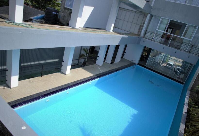 Hotel Twenty  Two Dazzle Bay