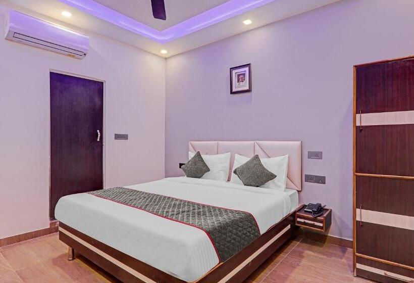 בית מלון כפרי Super Townhouse Riddhi Regency Near Indira Nagar Metro Station