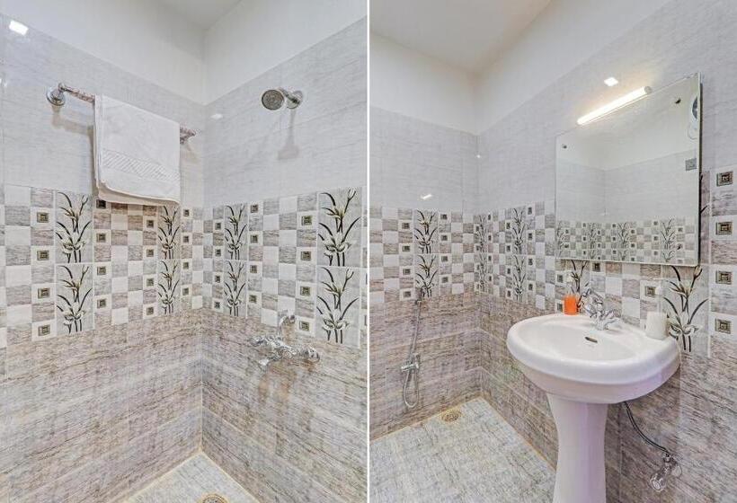 בית מלון כפרי Super Townhouse Riddhi Regency Near Indira Nagar Metro Station