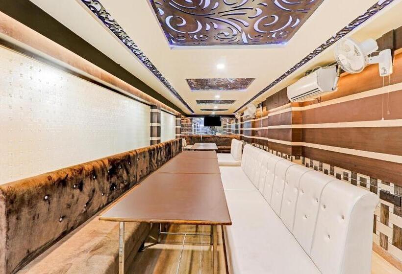 בית מלון כפרי Super Townhouse Riddhi Regency Near Indira Nagar Metro Station