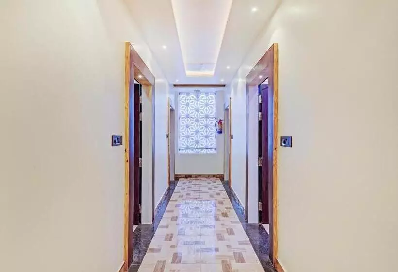 Hotelli Super Townhouse Riddhi Regency Near Indira Nagar Metro Station