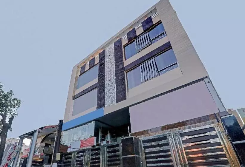 Hotelli Super Townhouse Riddhi Regency Near Indira Nagar Metro Station