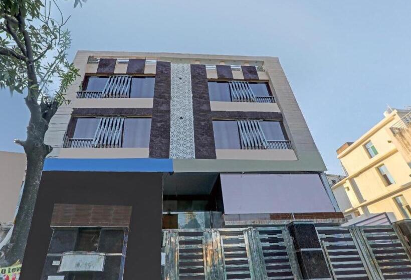 בית מלון כפרי Super Townhouse Riddhi Regency Near Indira Nagar Metro Station