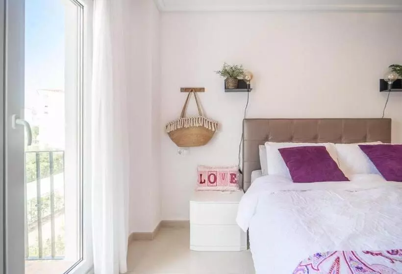 Spectacular And Stylish 2 Bed Aparment   Aa1711lt