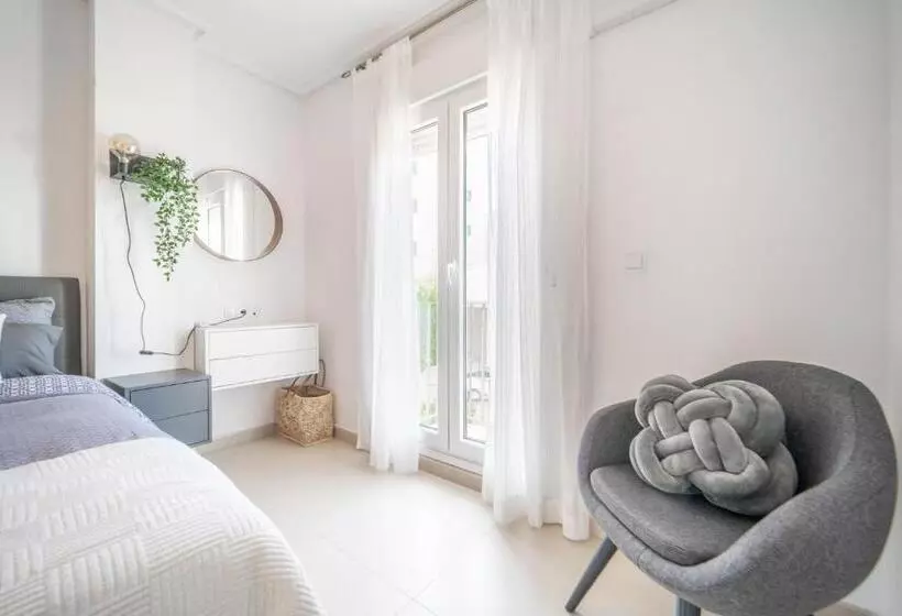 Spectacular And Stylish 2 Bed Aparment   Aa1711lt