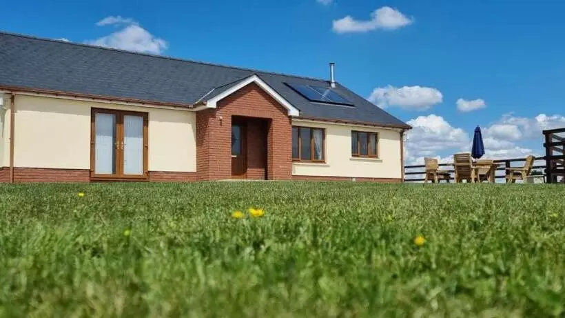 Sunny Bank Countryside Escape With Private Hot Tub And Countryside Views