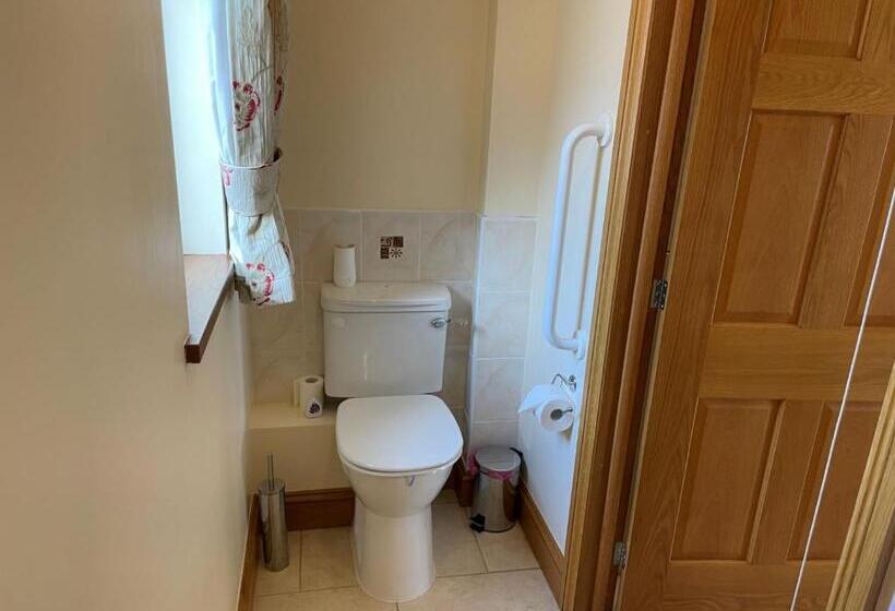 Sunny Bank Countryside Escape With Private Hot Tub And Countryside Views