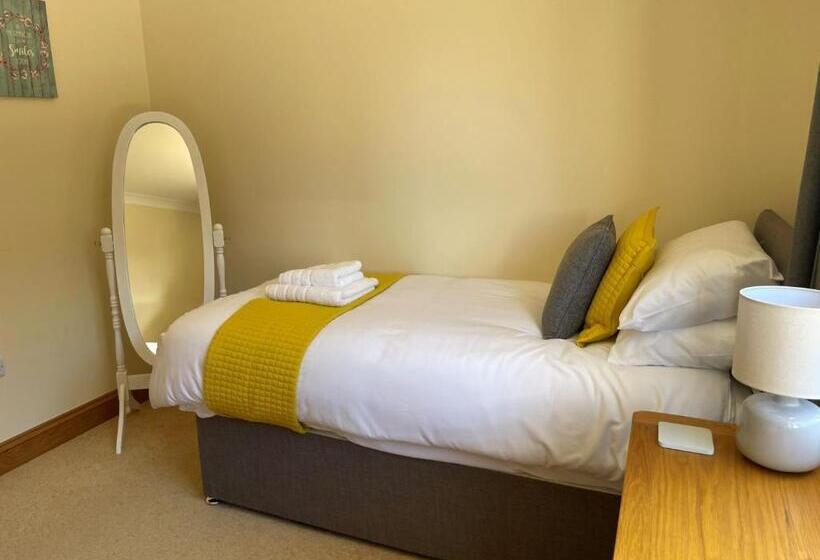 Sunny Bank Countryside Escape With Private Hot Tub And Countryside Views